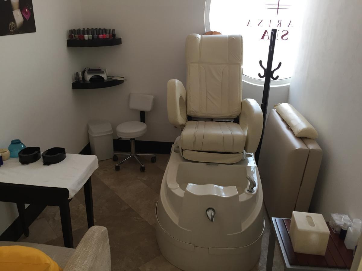 Bay View Grand Marina 1605 Sur *