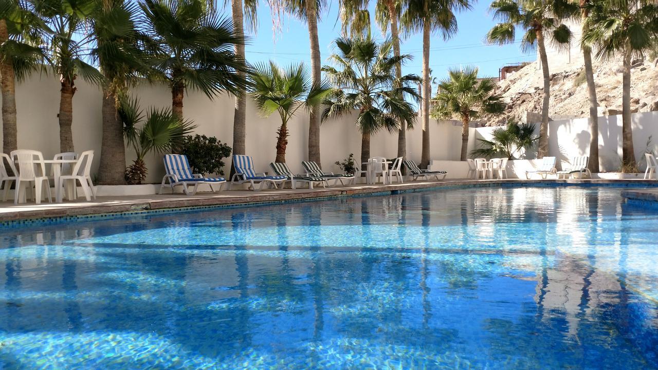 Baja Hotel 2*