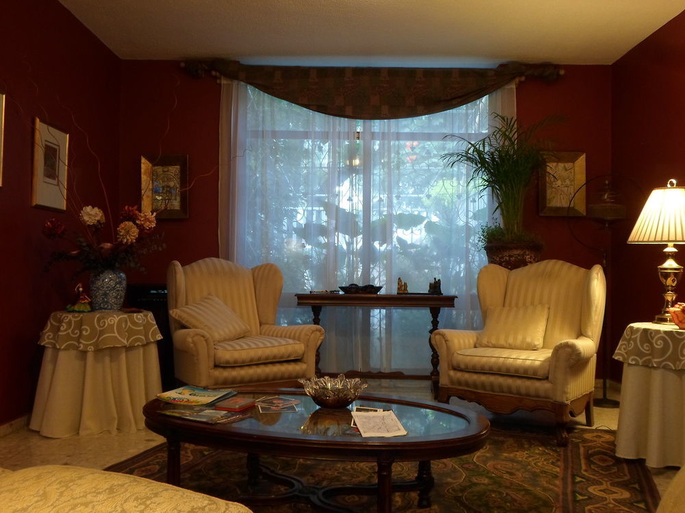 Dickinson Guest House, Guadalajara Expo 3*