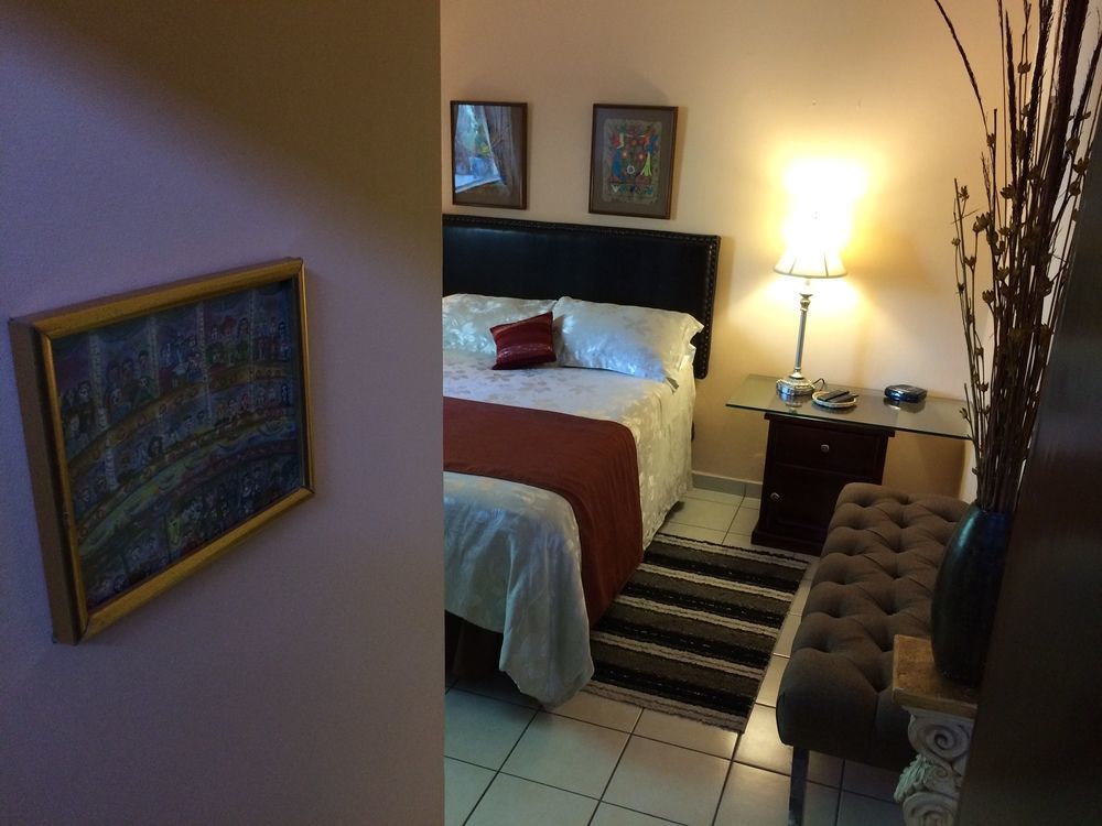 Dickinson Guest House, Guadalajara Expo Guest house Guadalajara