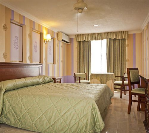 Hotel Plaza Colonial 4*