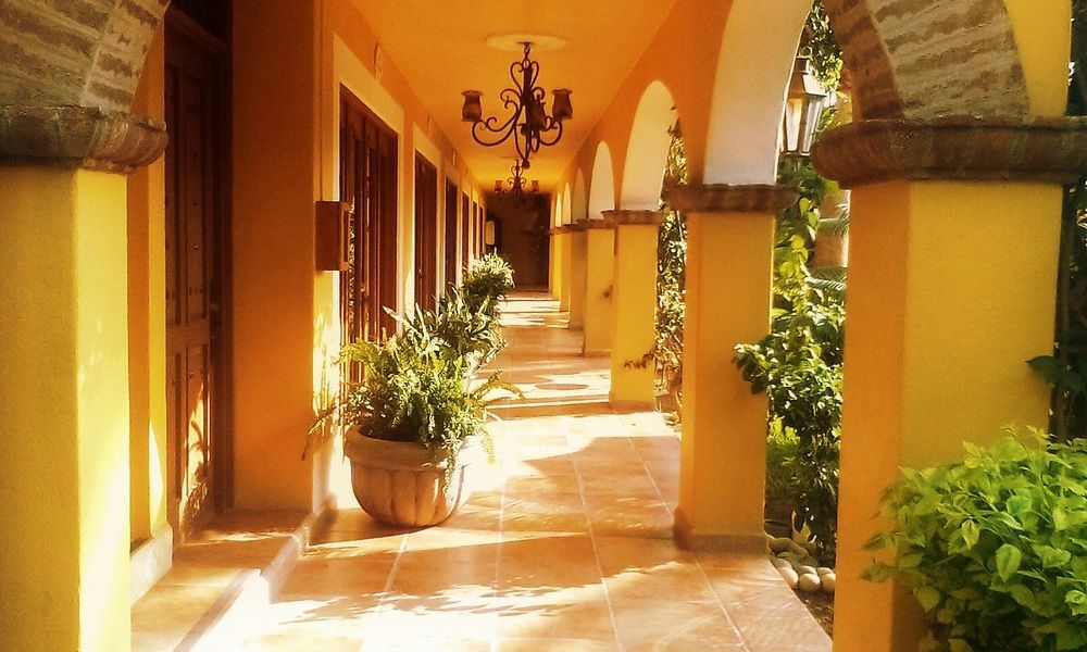 El Encanto & 4*