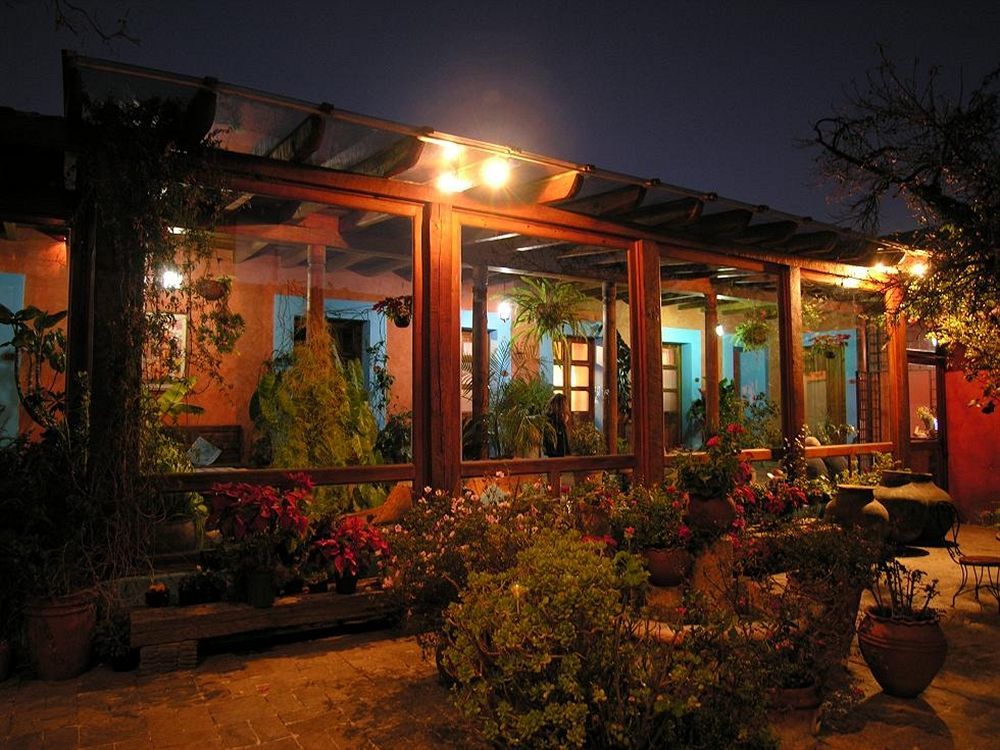 El Paraiso Hotel