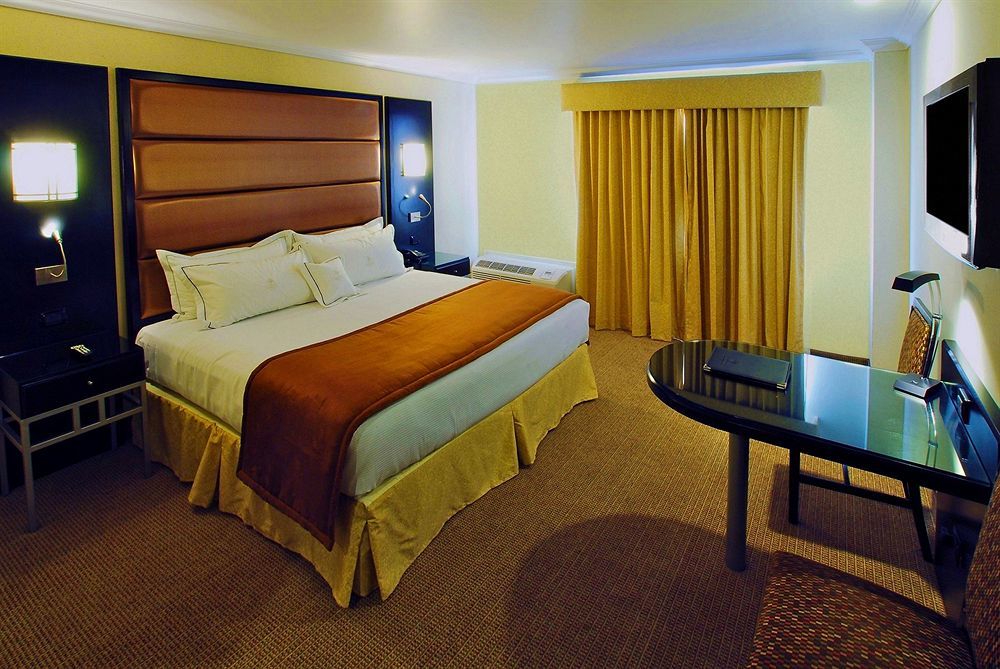 Hotel Real Del Rio 4*