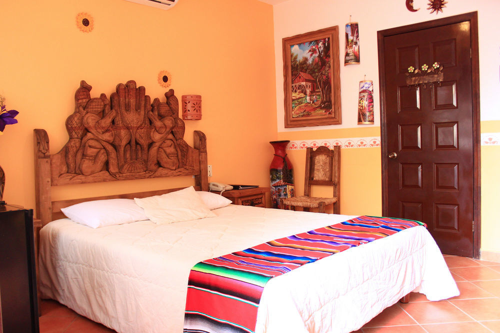 Hotel Cielito Lindo 3*