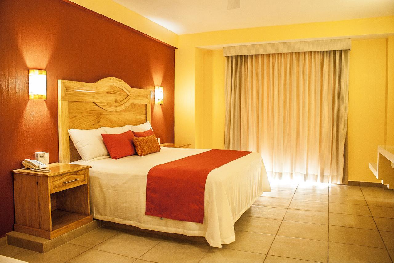 Casa Danna Huatulco Hotel 3*