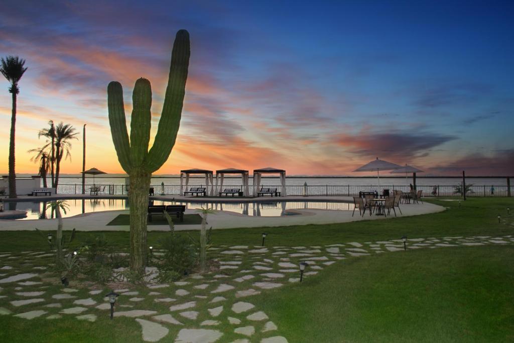 Hotel La & Club La Paz