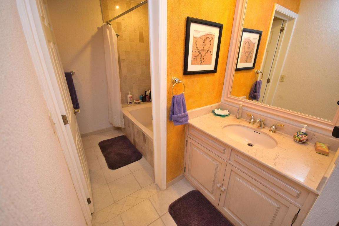 Sonoran Beachfront Apartment *