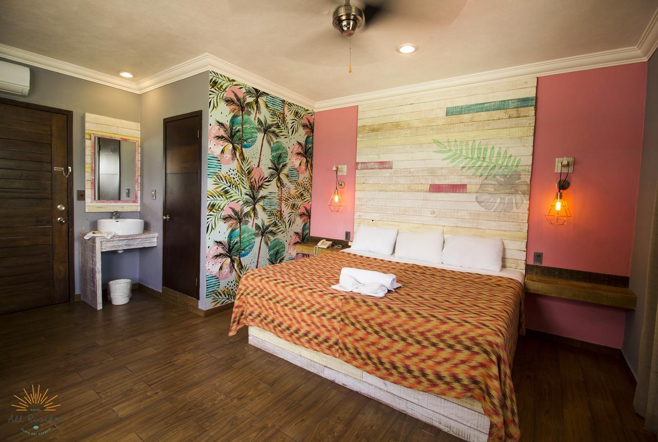Riviera Hotel 4*