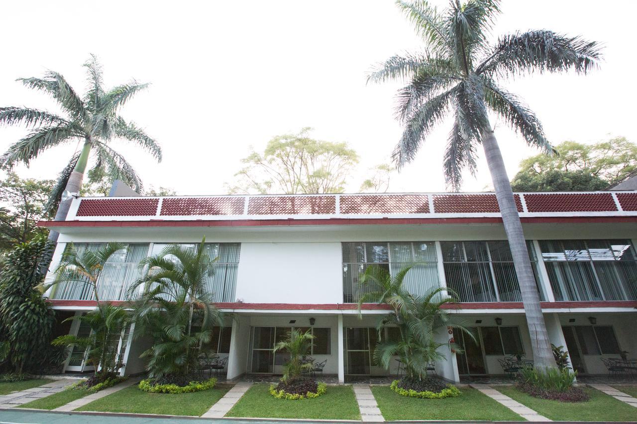 Jacarandas Hotel