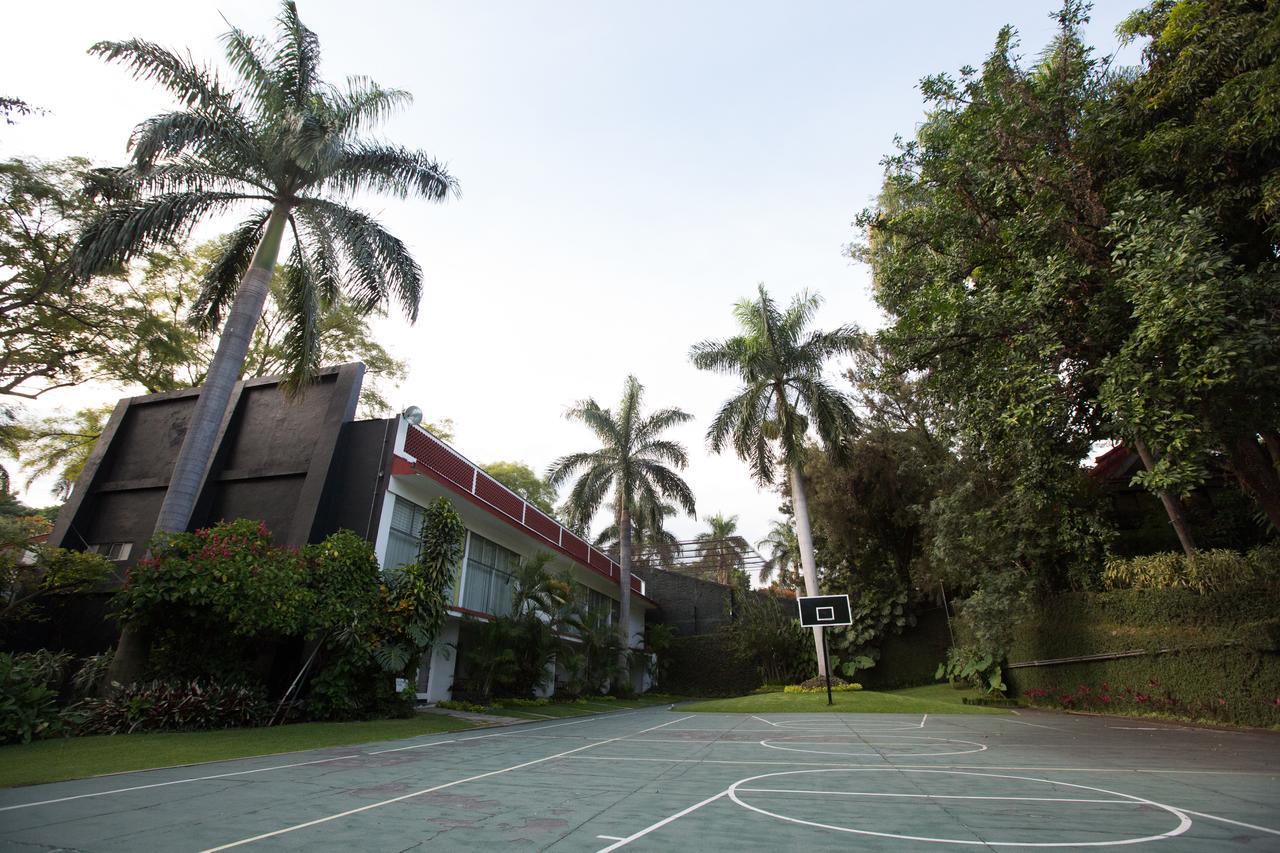 Jacarandas Hotel