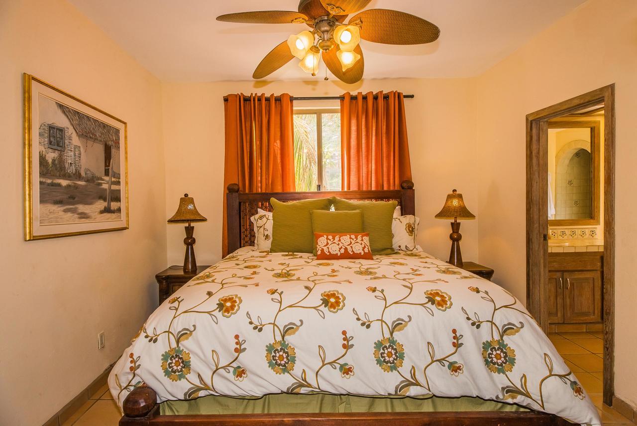 Steps From Downtown & Marina, 6 Bedroom Victoria Villa Cabo San Lucas