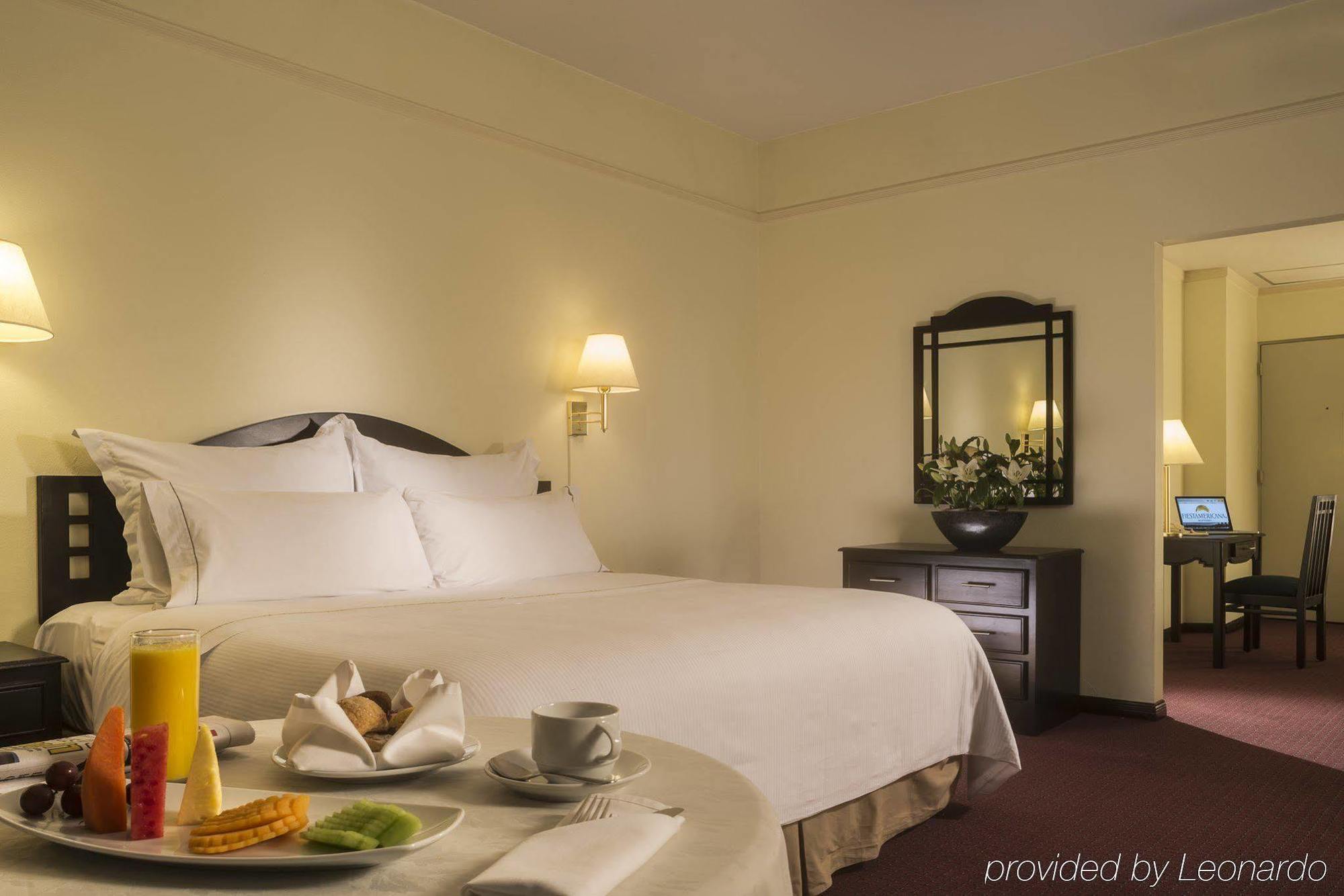 Krystal Hotel 4*