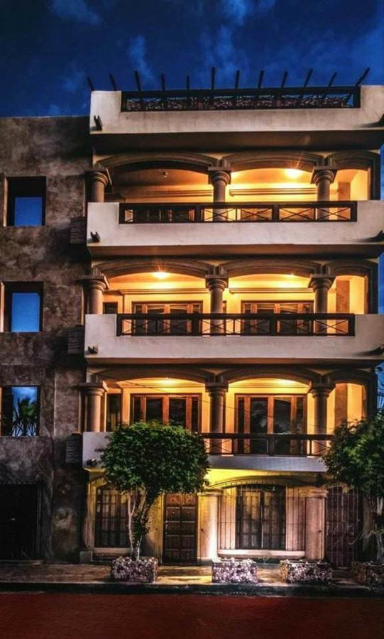 Hotel Maria California *