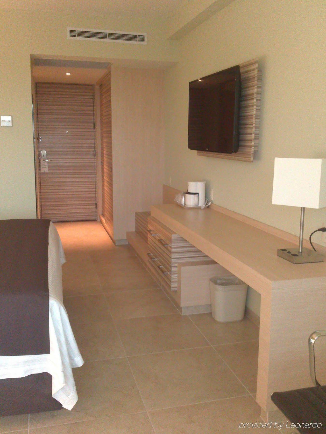 By Ihg
