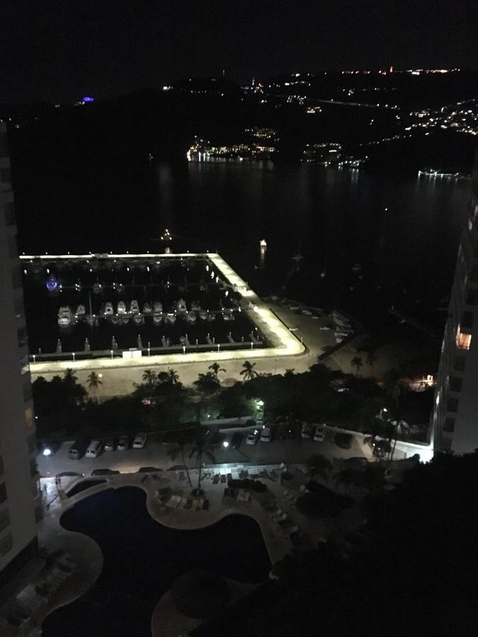 En Cabo Marques Diamante, Departamento Con Vistas Al Mar Y Atardeceres Espectaculares, Cerca Esta La Playa Al Nivel De La Caseta Del Condominio De Pto Marquez, Enfrente, Wifi, Restaurante, Albercas, 6 Personas * Acapulco