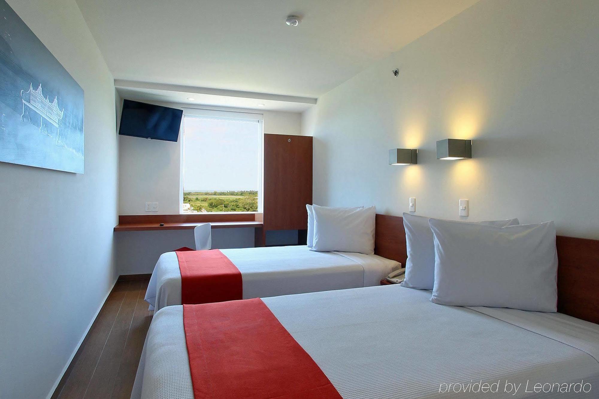 One Aeropuerto Hotel 3*