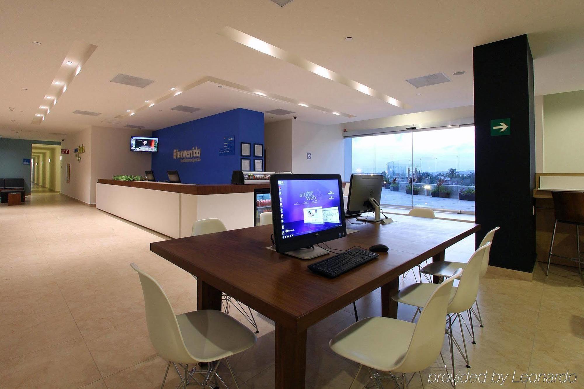 One Aeropuerto Hotel 3*
