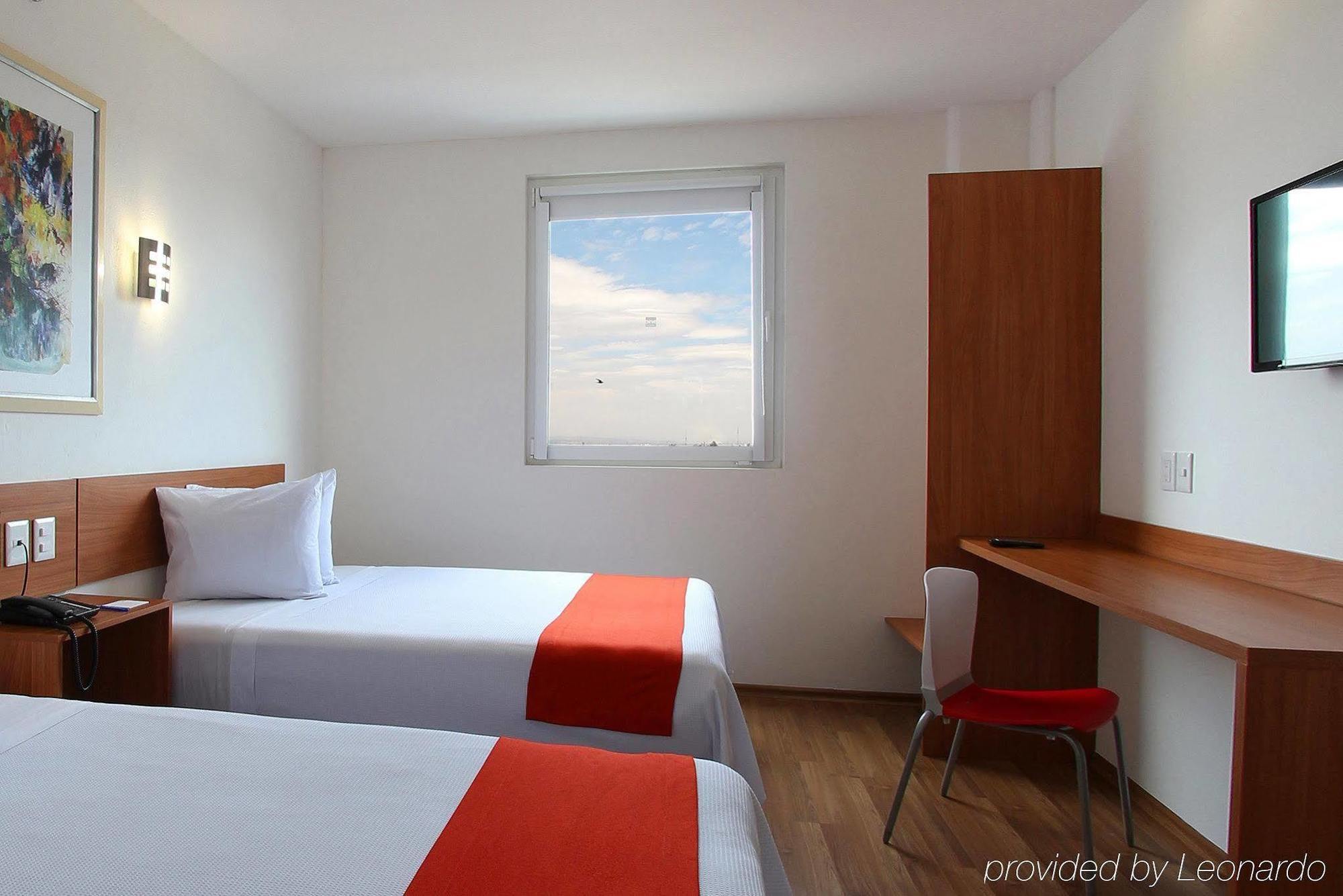 One Guadalajara Periferico Poniente Hotel 3*