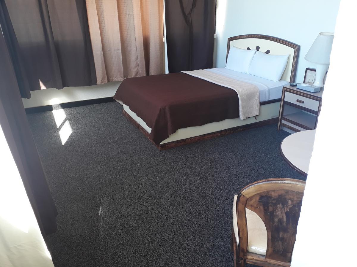 Hotel Corona Plaza 3*