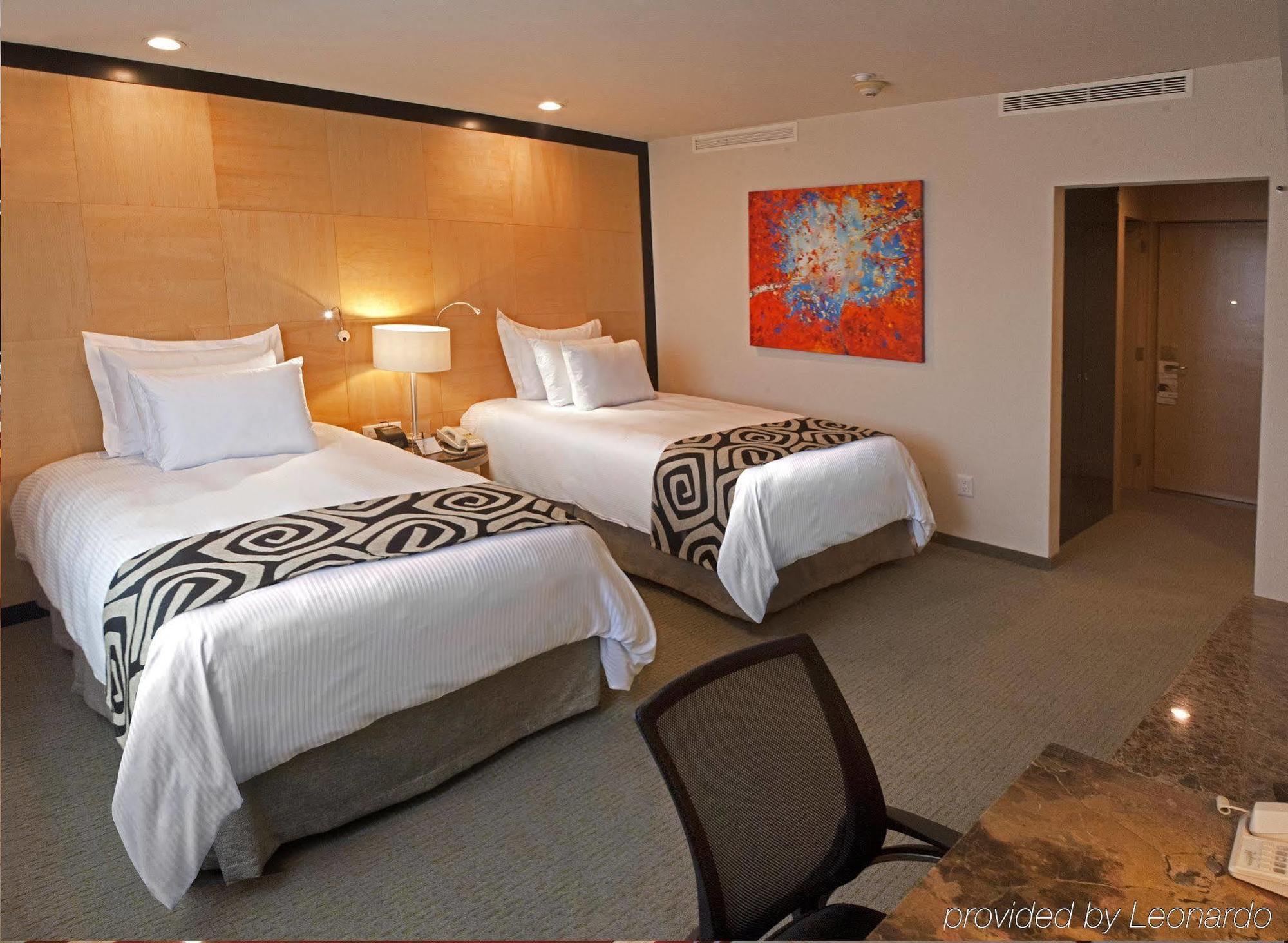 Courtyard By Marriott Revolucion Hotel 4*