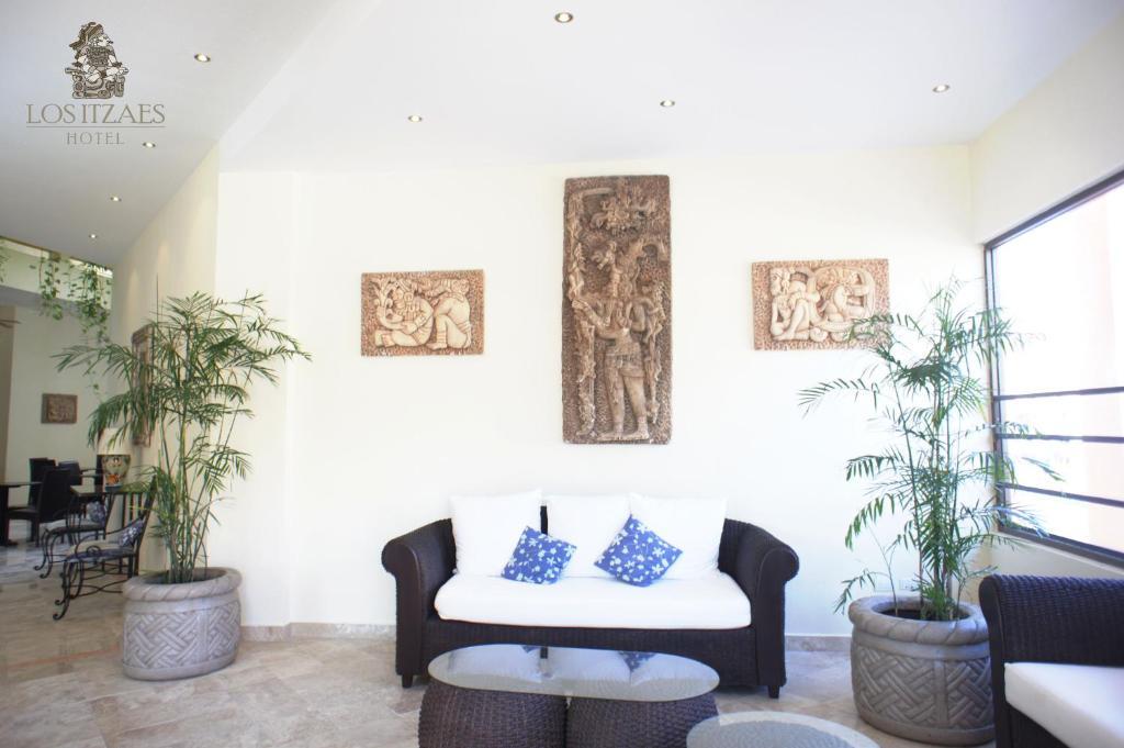 Itzaes By 5th Av Hotel 3*