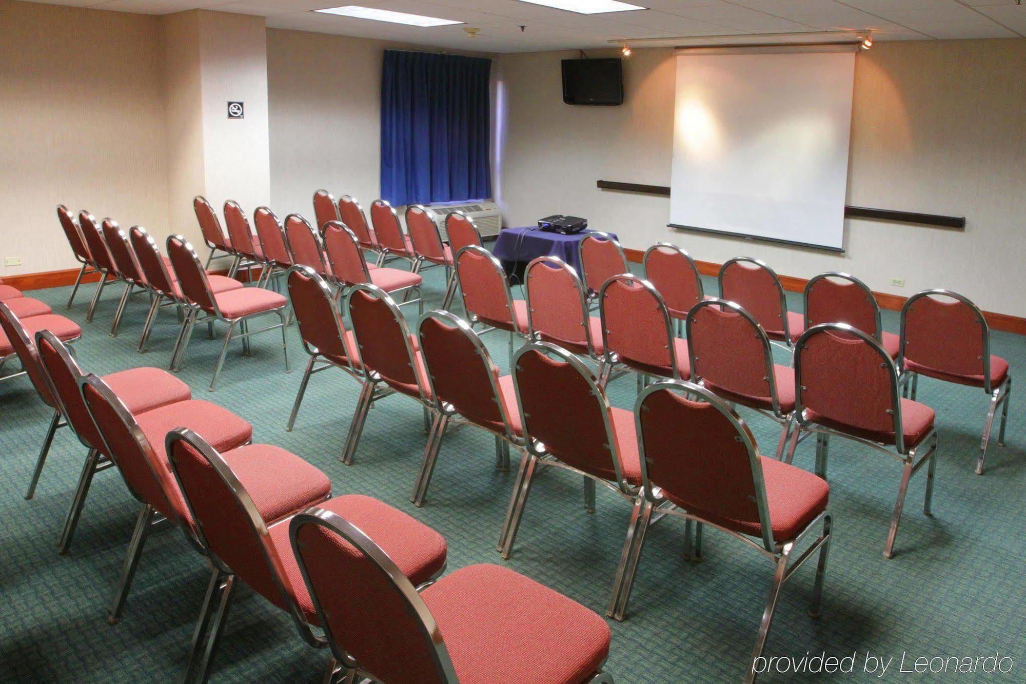 Hampton By Hilton Galerias Obispado 4*