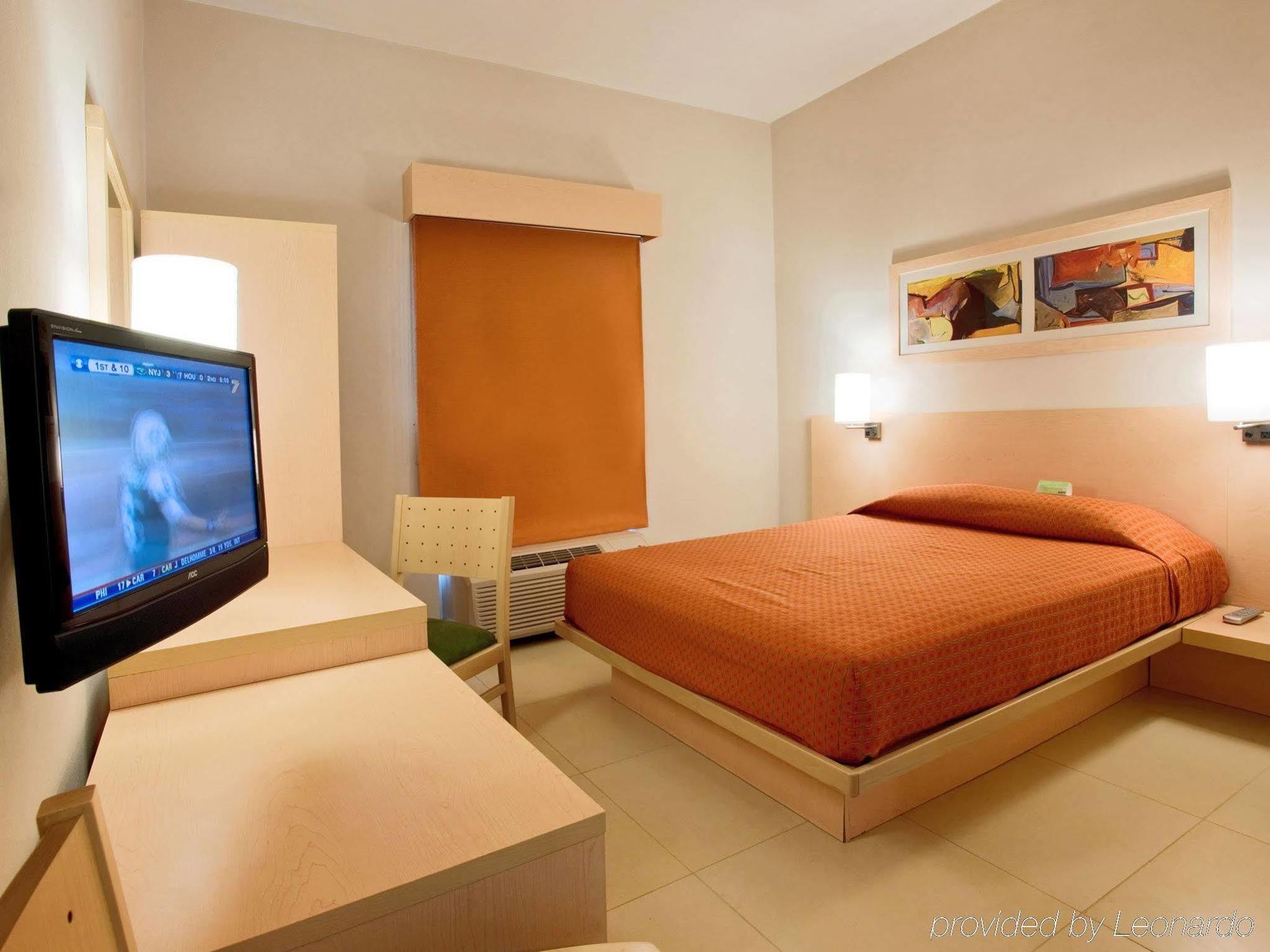 Express By Marriott Mochis Hotel 4*