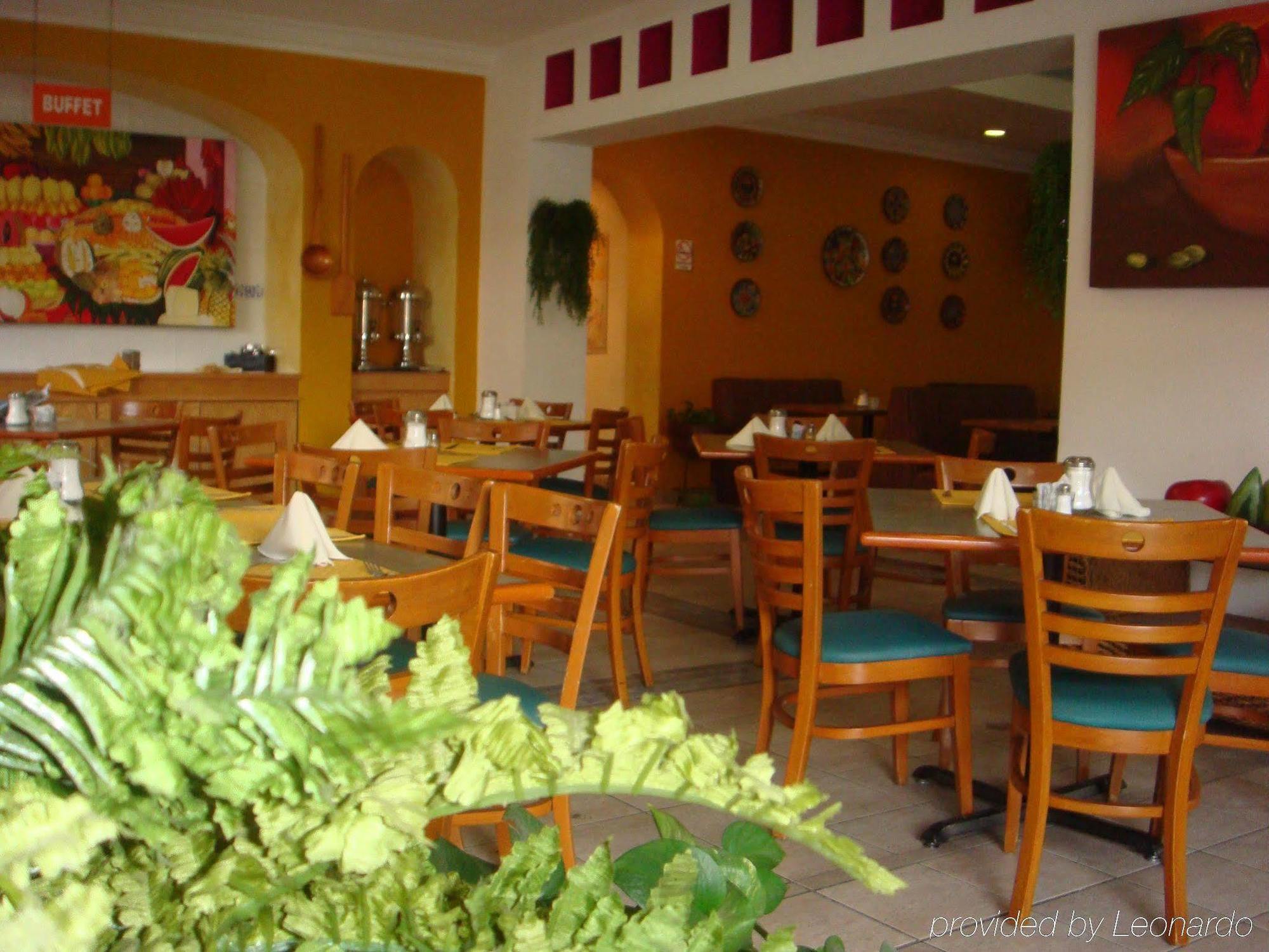 Western Hacienda By Macroplaza Hotel
