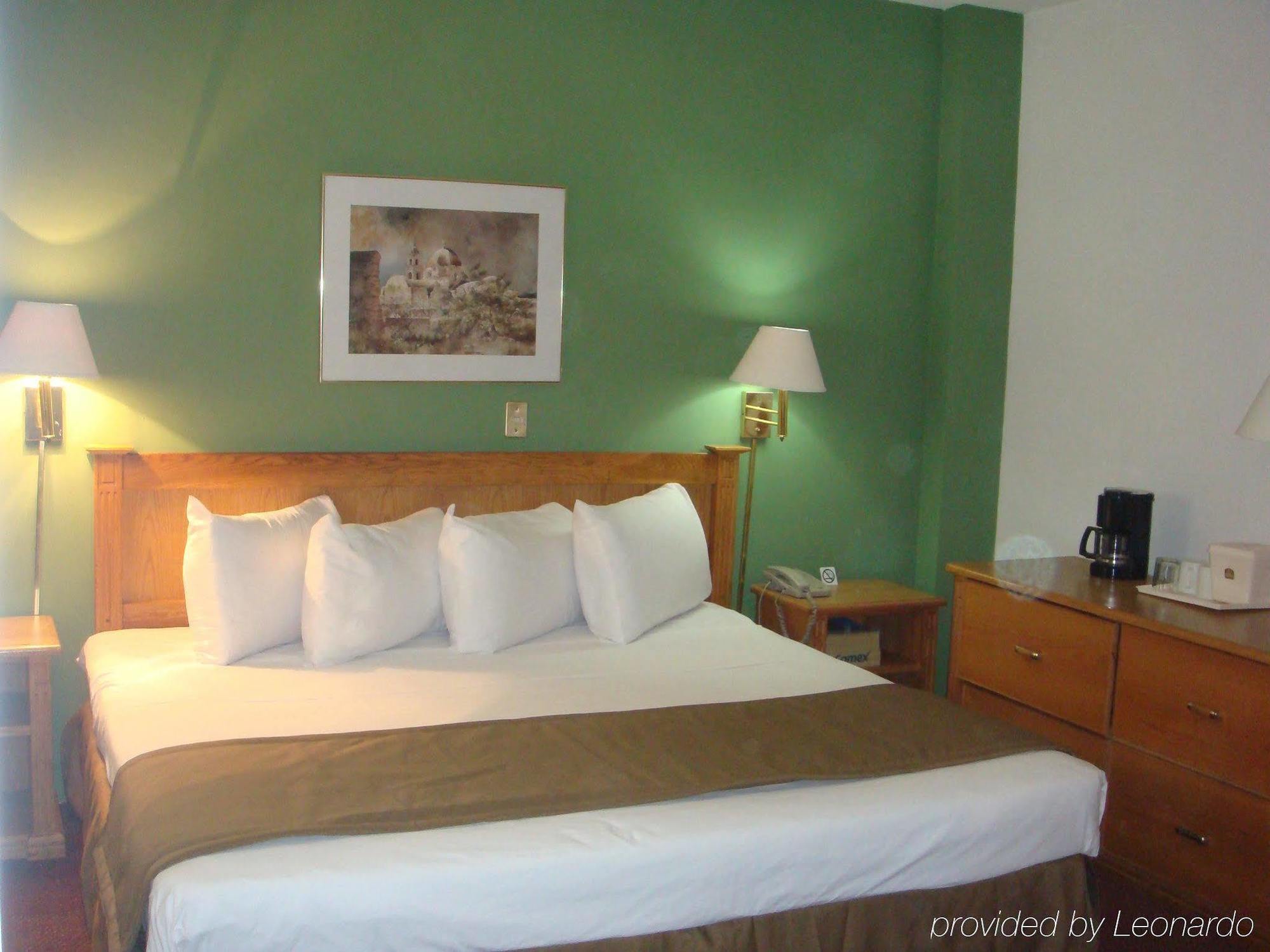Western Hacienda By Macroplaza 3*