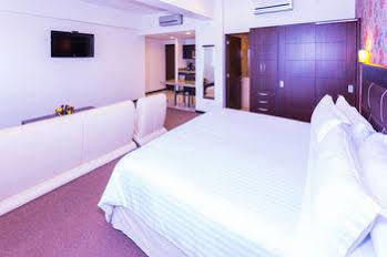 Western Crown Victoria Hotel 4*