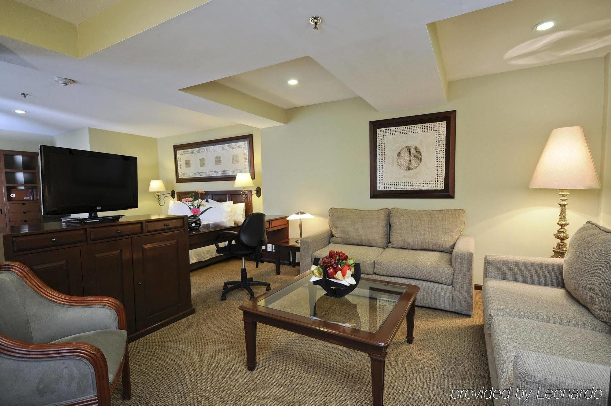 Hotel & Zona Reforma By Ihg Mexico City