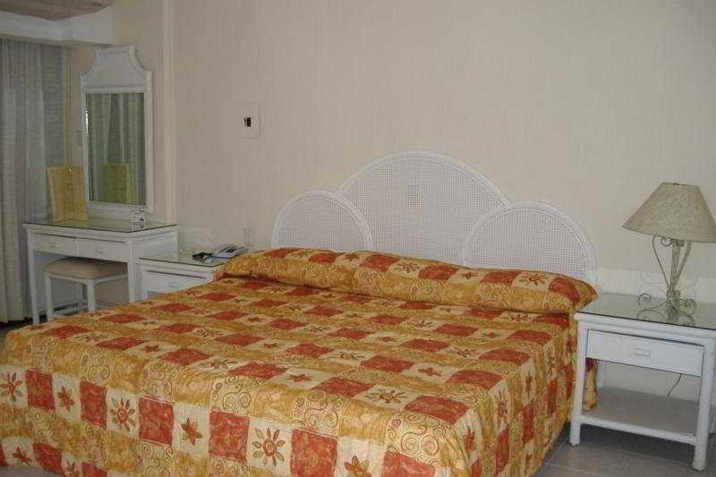 Del Paseo Hotel