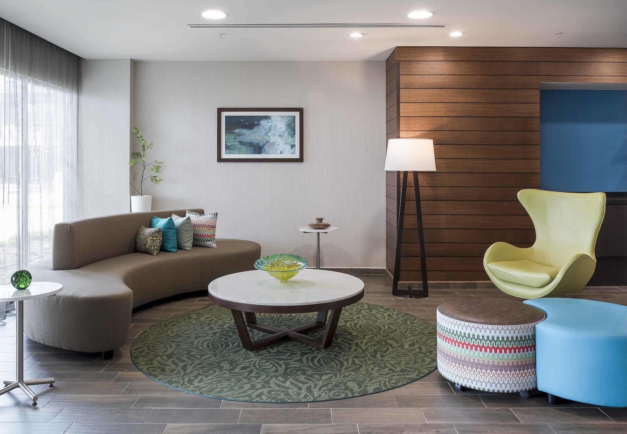 Hotel Fairfield & By Marriott 3*