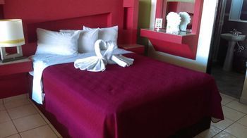 Altos Hotel 2*