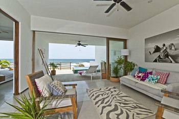 Marea Beachfront Hotel
