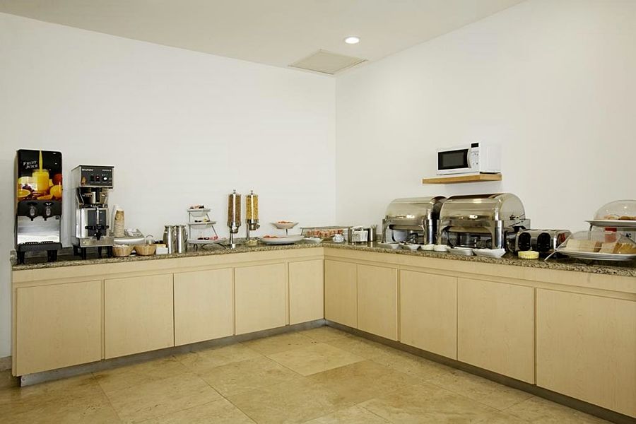 Hotel One Poliforum 3*