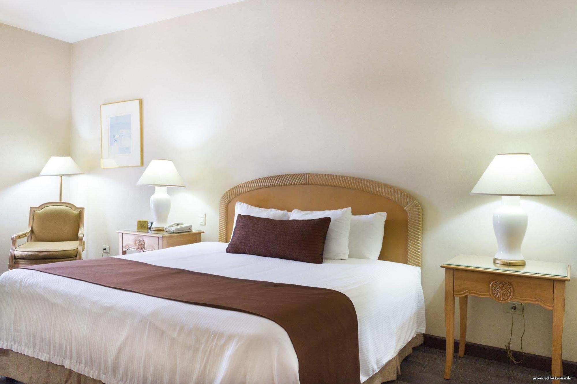 Hotel Western Monterrey Airport 3*