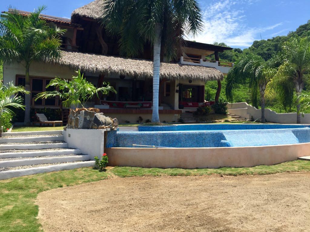 Guest house Casa De La Montana *