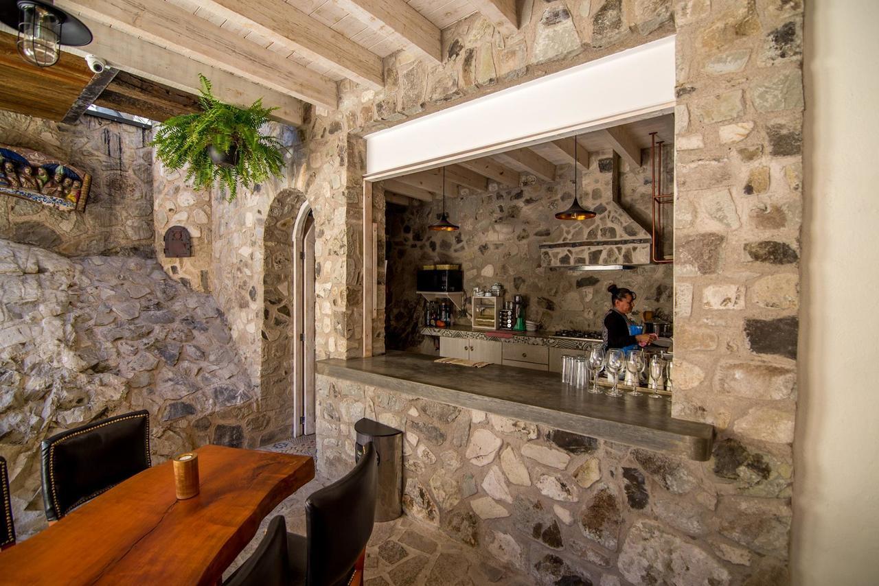 De Piedra Hotel
