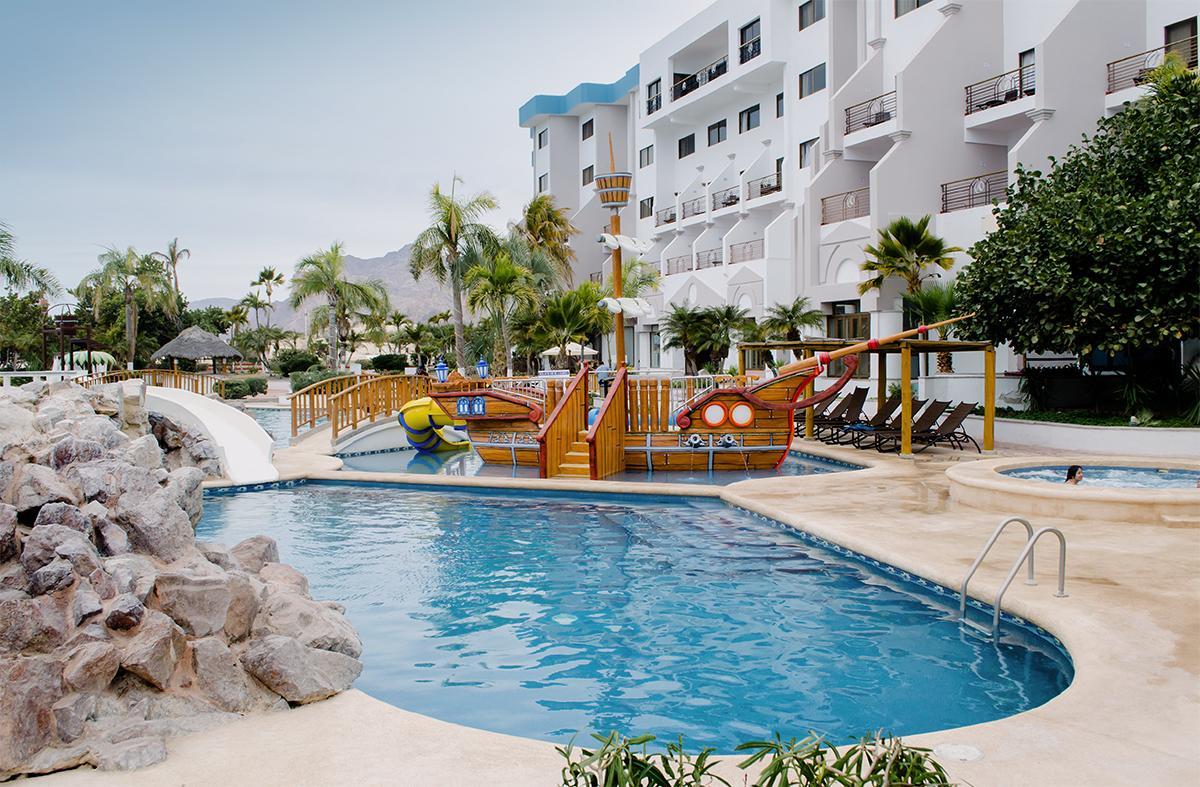 San Carlos Plaza & 4*