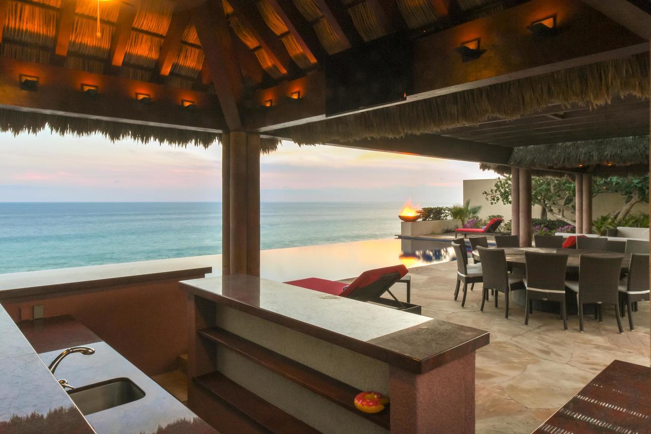 Beachfront Luxury With Staff Tranquilidad Villa