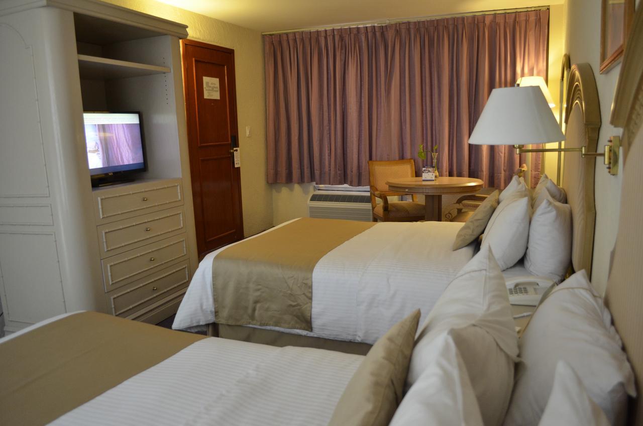 Western Plaza Florida & Tower 3*
