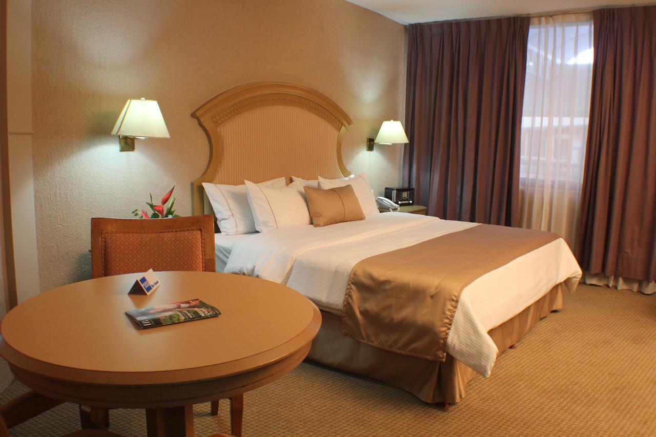 Western Plaza Florida & Tower 3* Irapuato
