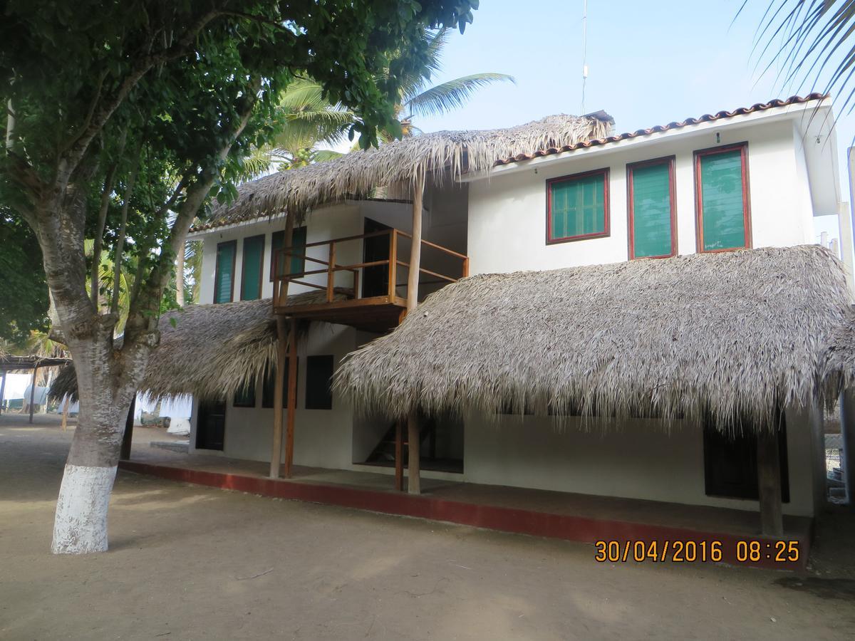 Cabanas La Ventanilla Inn *