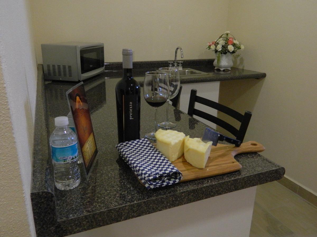 Hotel Plaza Bernal