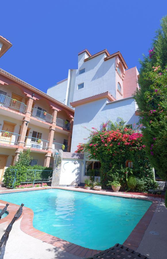 Business & Maria Bonita Hotel 4*