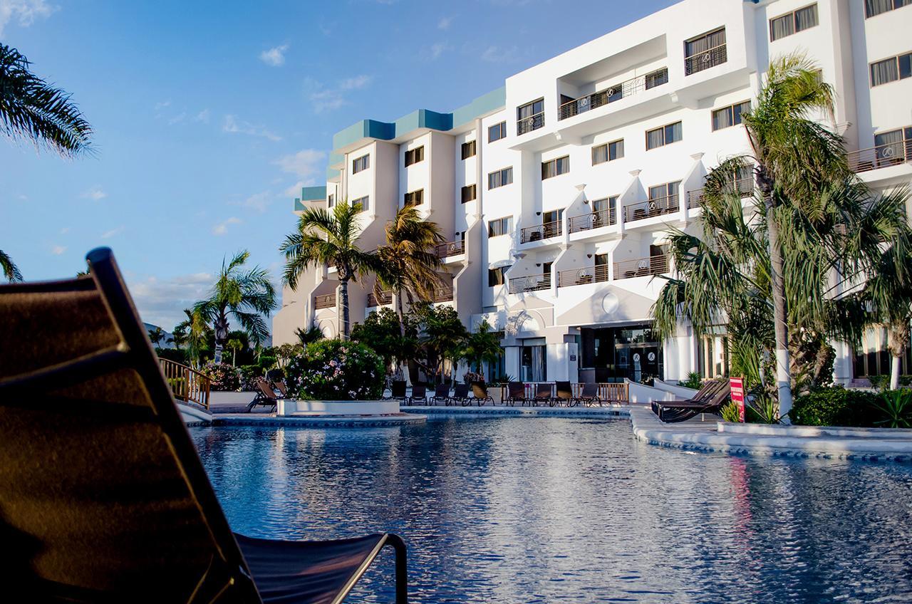 San Carlos Plaza & Hotel