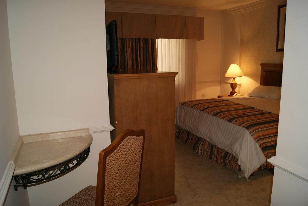 Hotel Savoy Express