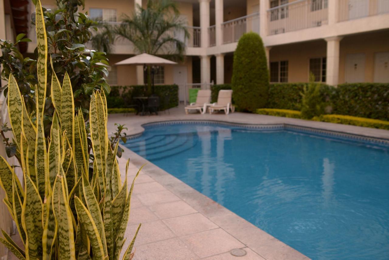 Fresno Galerias Hotel 4*